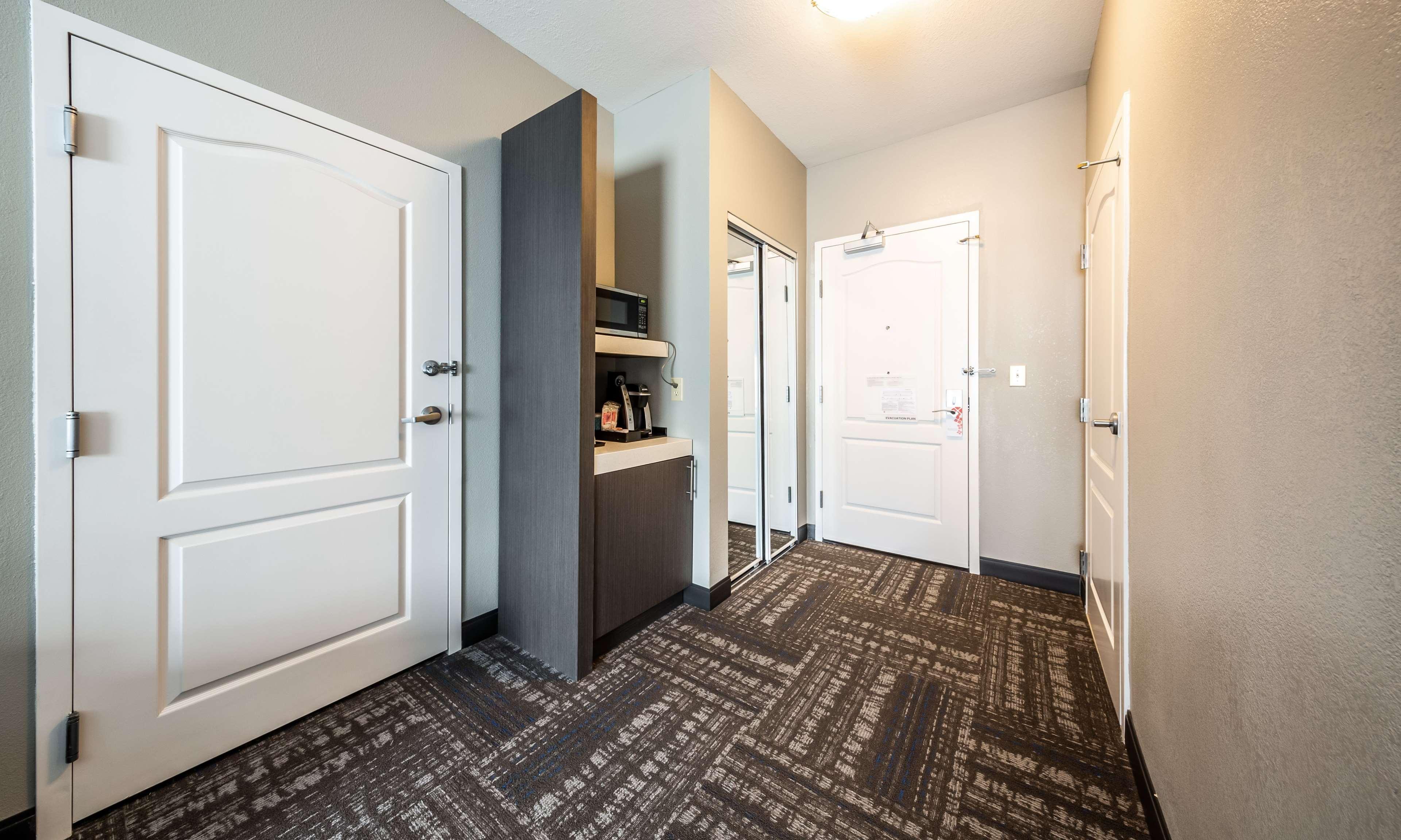 Hilton Garden Inn Бомонт Экстерьер фото
