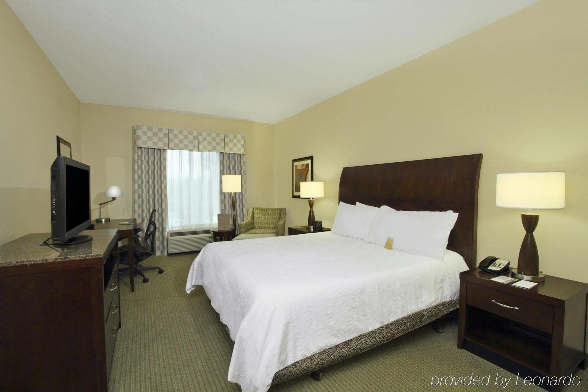 Hilton Garden Inn Бомонт Экстерьер фото