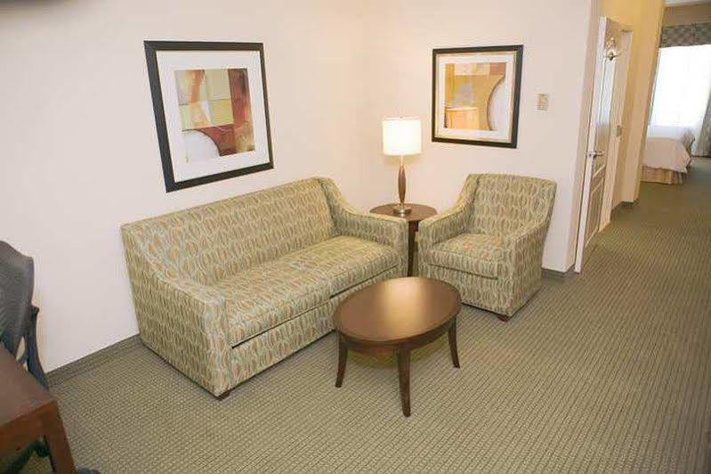Hilton Garden Inn Бомонт Экстерьер фото